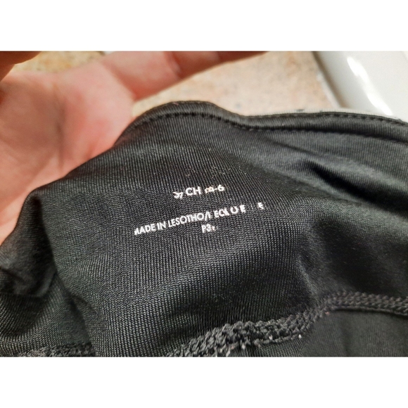 Yoga Capri Legging - Picture 3 of 4